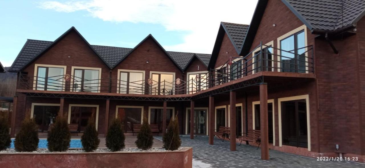 Hotel Four Seasons In Carpathians Migovo Exterior foto