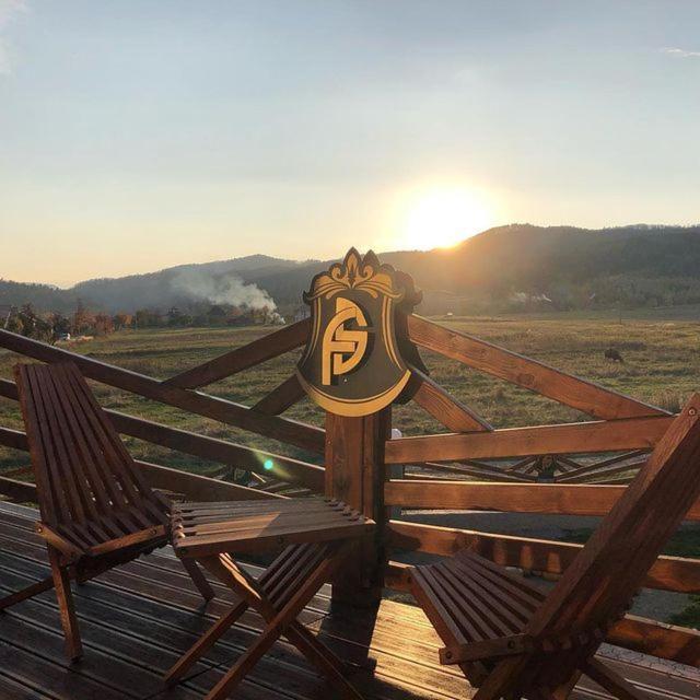 Hotel Four Seasons In Carpathians Migovo Exterior foto